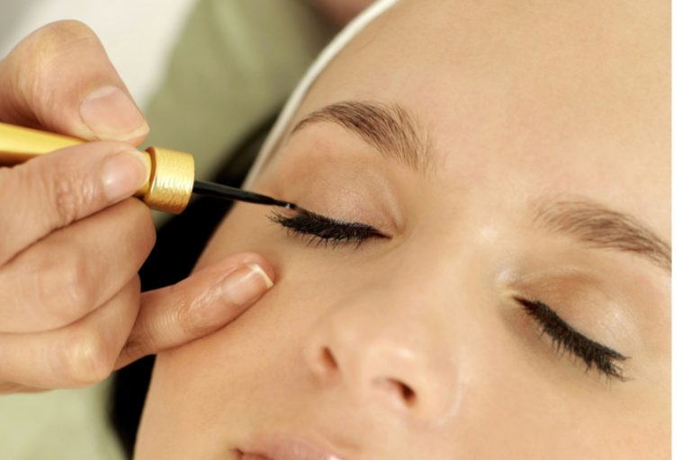 Eye problems associated with eye makeup