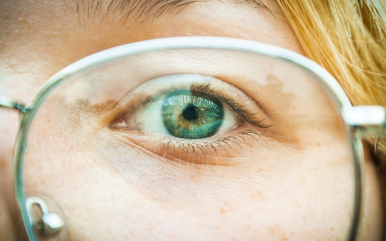 Cloudy Vision vs Blurry Vision